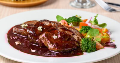 STEAK-AL-VINO-TINTO---restaurante-tartaruga